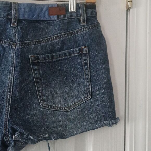 Blue Rival cut off rough hem distressed jean shorts  Sz 28 NWOT - Picture 5 of 9